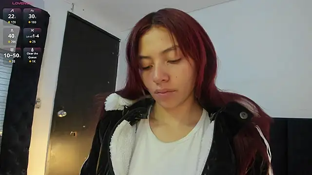 Snapshot of melanie_roux__ chatting on 04-29-26, 12:20 melanie roux online show from 04-29-26, 12:20