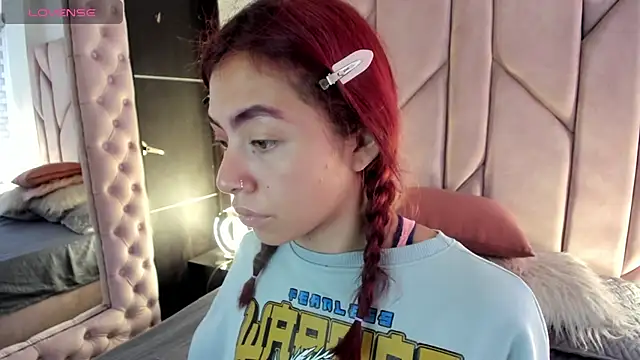 melanie roux   online show from 11-17-25, 12:42