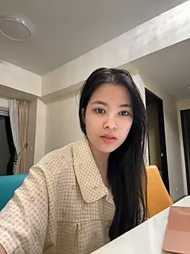 Minhee22 online show from 10-21-25, 04:39