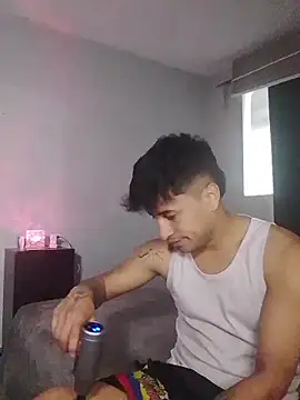 Snapshot of jhon_mendoza_ chatting on 10-28-25, 12:59 jhon mendoza  online show from 10-28-25, 12:59