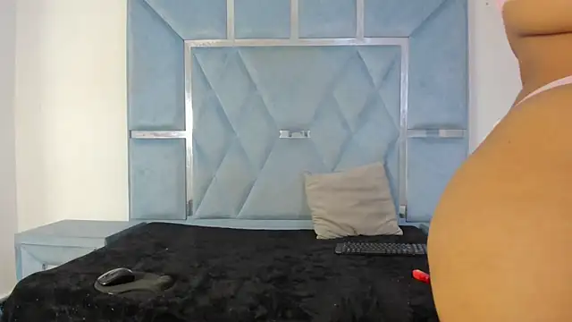 valentinaasm online show from 04-15-26, 04:51
