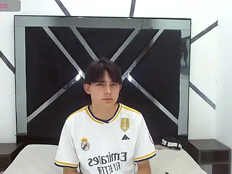 Tom 0001 online show from 10-27-25, 07:59