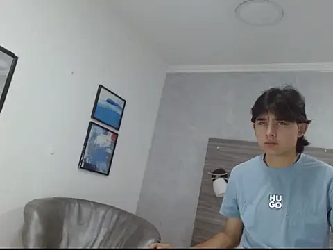 Tom 0001 online show from 10-26-25, 07:58