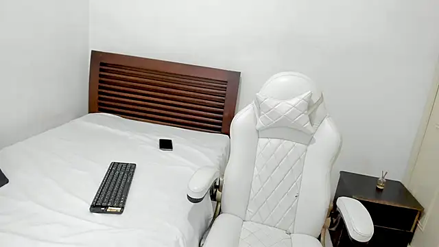 tifanymonroe online show from 11-16-25, 11:59