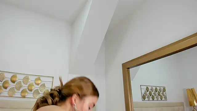 lucia lorenz online show from 11-22-25, 11:31