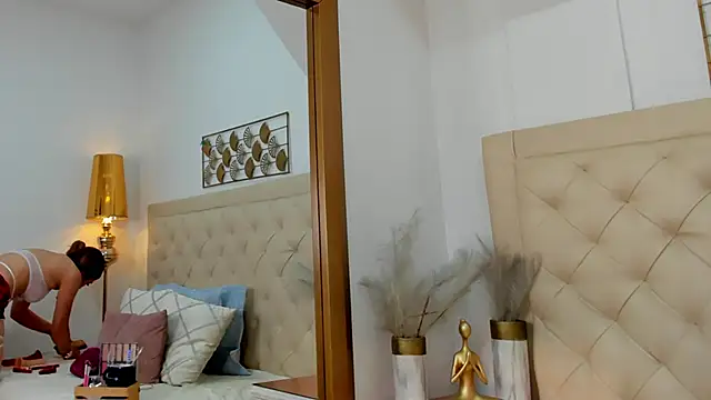 lucia lorenz online show from 04-10-26, 11:28