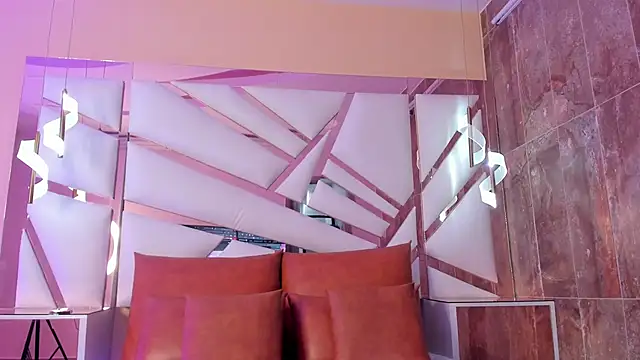 Catalina-Thompson online show from 04-08-26, 11:55