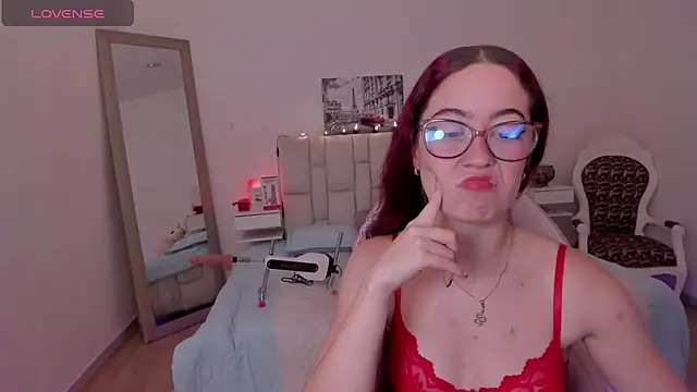 Snapshot of Amaraa_couper1 chatting on 02-15-26, 04:02 Amaraa couper1 online show from 02-15-26, 04:02