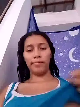 Snapshot of Kiittyy_doll chatting on 10-17-25, 09:27 Kiittyy doll online show from 10-17-25, 09:27