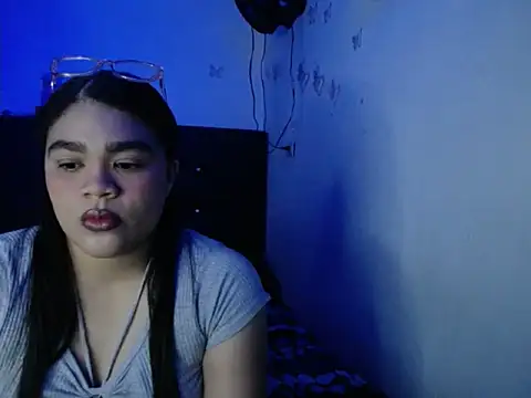 Snapshot of 2moons_full_of_love chatting on 11-21-25, 12:09 2moons full of love online show from 11-21-25, 12:09