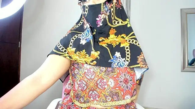 Inaya Khalifa online show from 10-28-25, 12:44