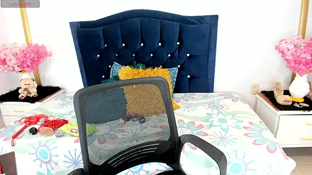 Inaya Khalifa online show from 02-28-26, 01:27