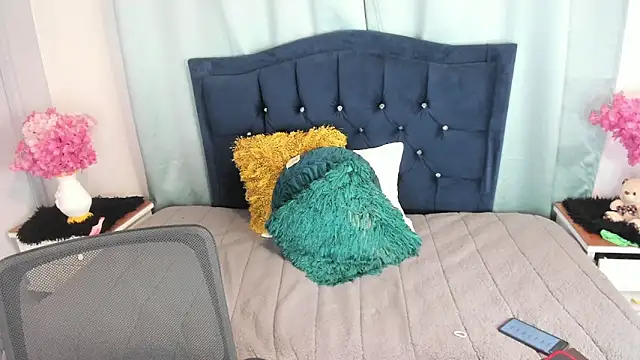 Inaya Khalifa online show from 01-09-26, 01:23