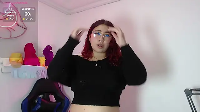 littlee red online show from 10-24-25, 07:24