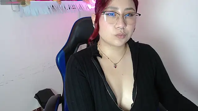 littlee red online show from 11-20-25, 07:36