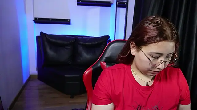 littlee red online show from 03-22-26, 08:32