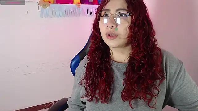 littlee red online show from 12-14-25, 08:36