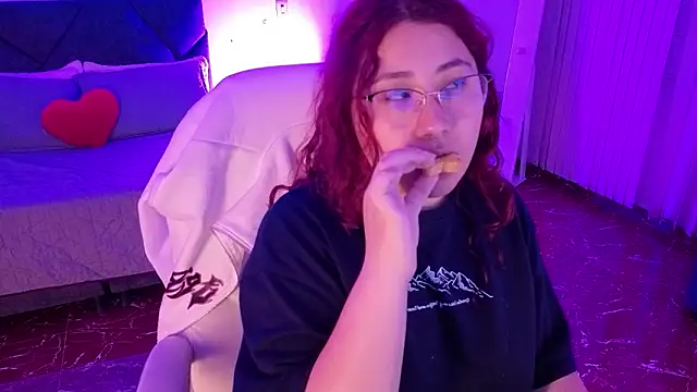 littlee red online show from 02-01-26, 08:40