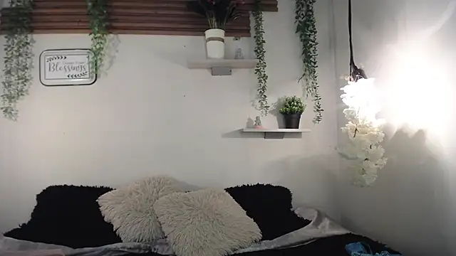 Emma sweet hot online show from 02-25-26, 06:08