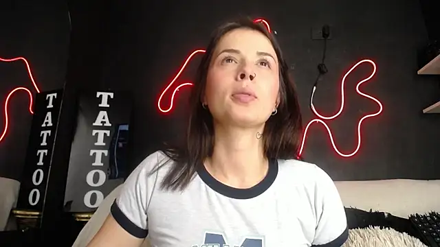 Emma sweet hot online show from 04-15-26, 04:33