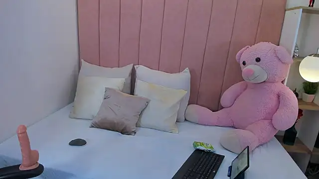 dulce morbida online show from 12-21-25, 04:25