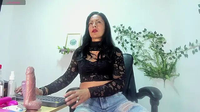 canelaa    online show from 11-03-25, 03:15