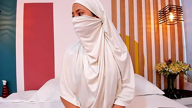 Zahra Malakk online show from 10-21-25, 12:04
