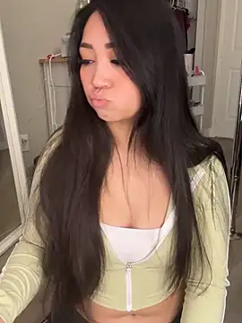 babygirlesme online show from 12-18-25, 07:40