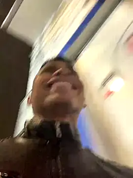 Emiliano Reyes online show from 11-30-25, 02:12