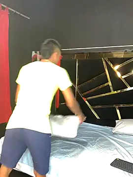 Emiliano Reyes online show from 11-24-25, 04:23