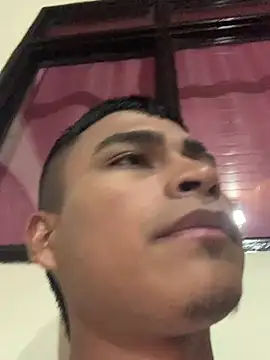 Snapshot of Emiliano_Reyes chatting on 04-23-26, 04:52 Emiliano Reyes online show from 04-23-26, 04:52