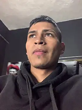Snapshot of Emiliano_Reyes chatting on 05-29-26, 02:50 Emiliano Reyes online show from 05-29-26, 02:50