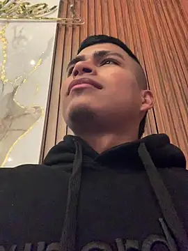 Snapshot of Emiliano_Reyes chatting on 06-06-26, 12:27 Emiliano Reyes online show from 06-06-26, 12:27