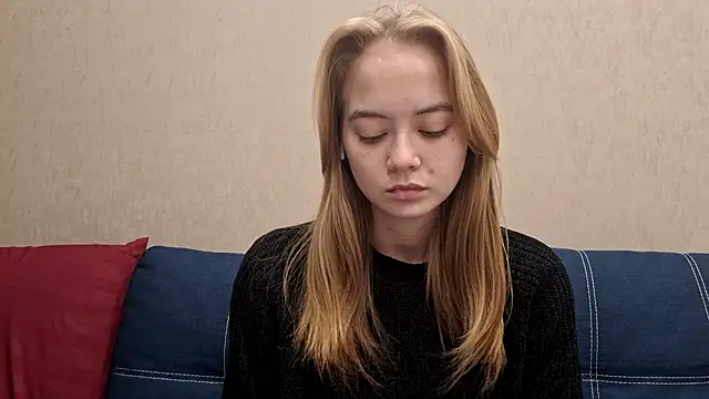 Snapshot of A_LISS_A chatting on 10-22-25, 04:06 A LISS A online show from 10-22-25, 04:06