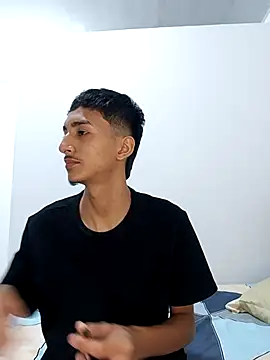 Iam Delirio online show from 10-18-25, 04:14