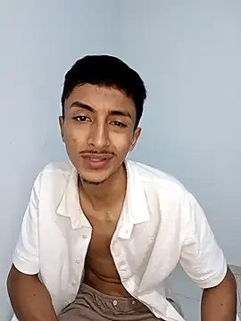 Iam Delirio online show from 10-21-25, 04:34