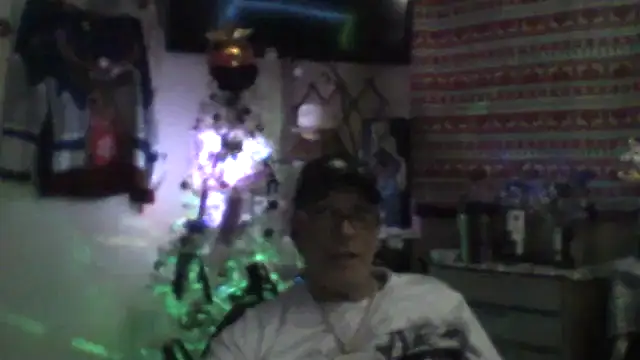 Snapshot of bigdaddyrooster chatting on 12-22-25, 07:41 bigdaddyrooster online show from 12-22-25, 07:41