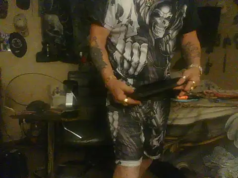 Snapshot of bigdaddyrooster chatting on 01-09-26, 05:47 bigdaddyrooster online show from 01-09-26, 05:47