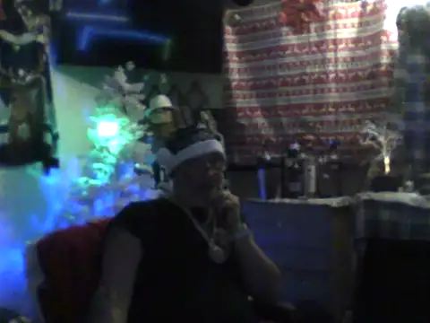 Snapshot of bigdaddyrooster chatting on 12-21-25, 07:32 bigdaddyrooster online show from 12-21-25, 07:32