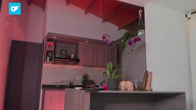 valeriahornier online show from 12-05-25, 06:01