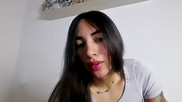 valeriahornier online show from 05-14-26, 04:09