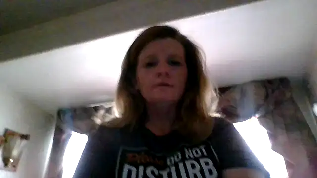 Snapshot of EazyEMLXL chatting on 11-10-25, 07:52 EazyEMLXL online show from 11-10-25, 07:52