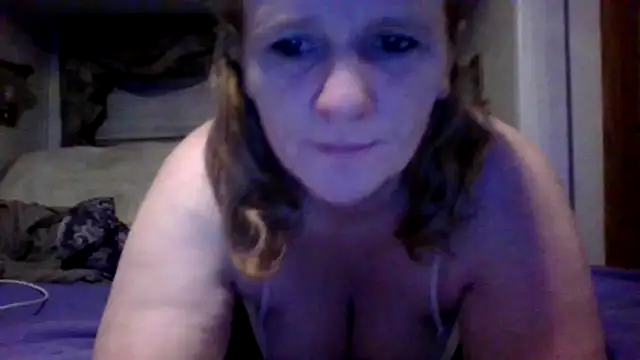 Snapshot of EazyEMLXL chatting on 11-09-25, 02:26 EazyEMLXL online show from 11-09-25, 02:26