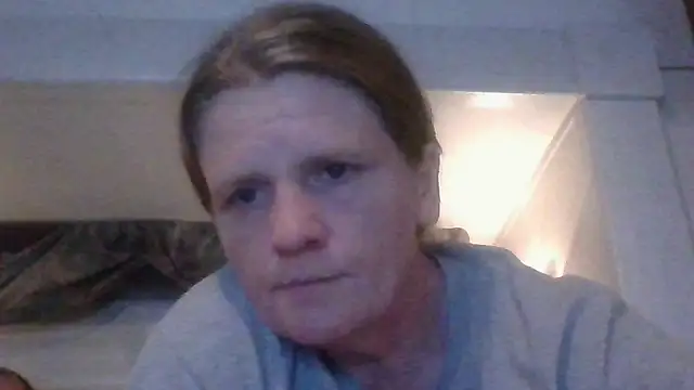 Snapshot of EazyEMLXL chatting on 10-26-25, 11:32 EazyEMLXL online show from 10-26-25, 11:32