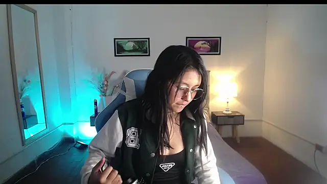 Betsy   online show from 10-19-25, 10:01