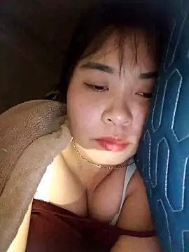 Squirrel-Pear online show from 12-18-25, 03:27