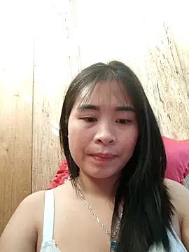 Squirrel-Pear online show from 12-19-25, 03:54