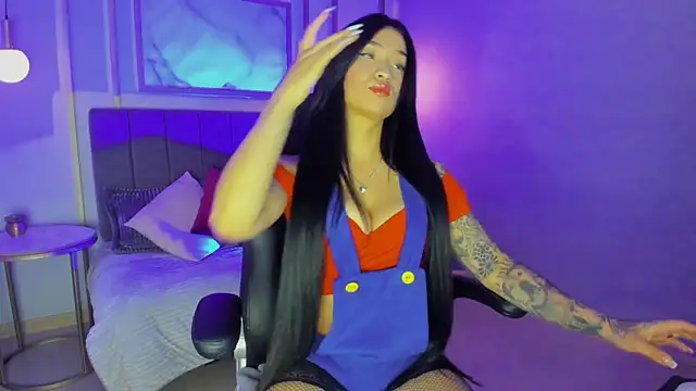 Nahome Kuperth online show from 10-26-25, 04:13