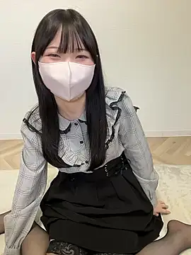 Snapshot of Reina_cute_00_ chatting on 10-28-25, 03:29 Reina cute 00  online show from 10-28-25, 03:29