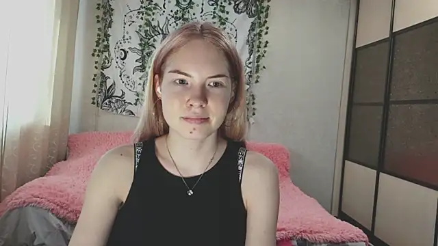 VETT KITTY online show from 11-29-25, 06:46